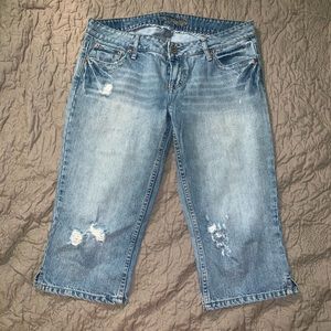 American Eagle Distressed Blue Jean Capris